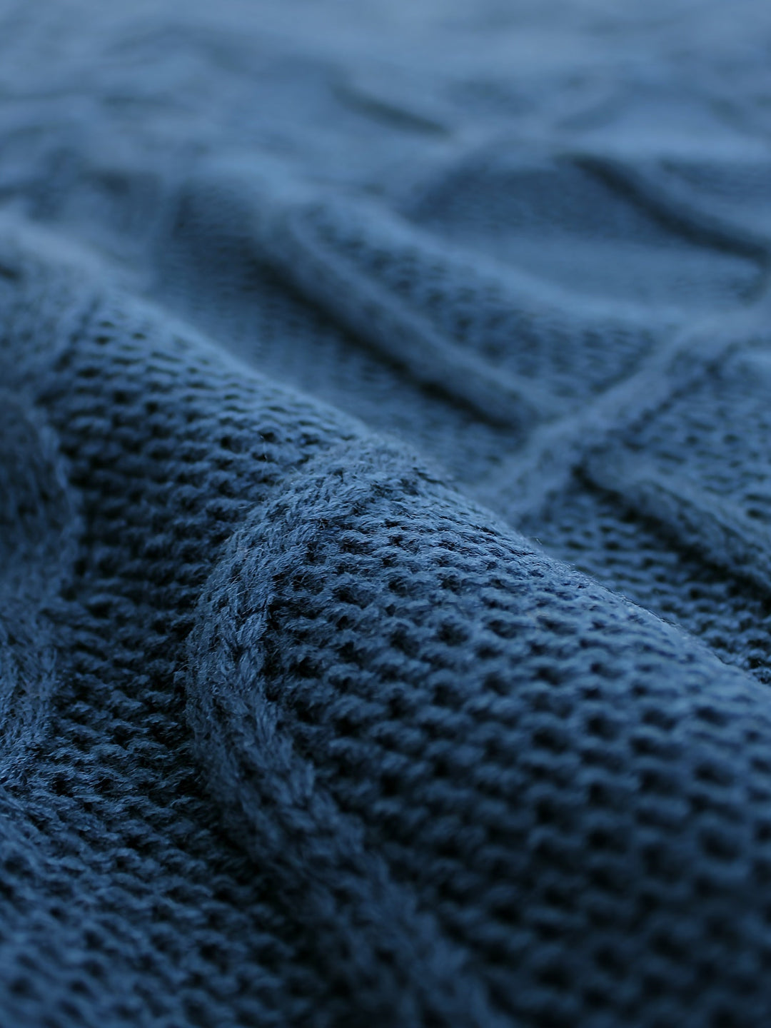 Cora | Cozy Cable-Knit V-Neck Sweater Vest