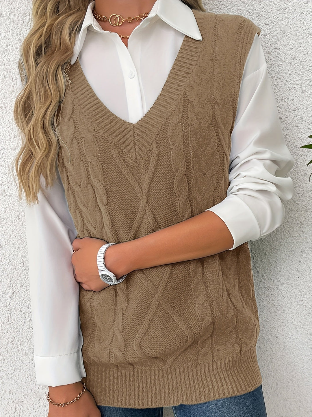 Cora | Cozy Cable-Knit V-Neck Sweater Vest