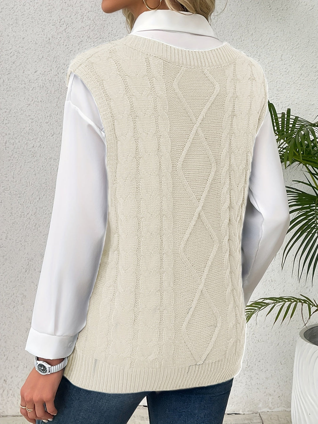 Cora | Cozy Cable-Knit V-Neck Sweater Vest