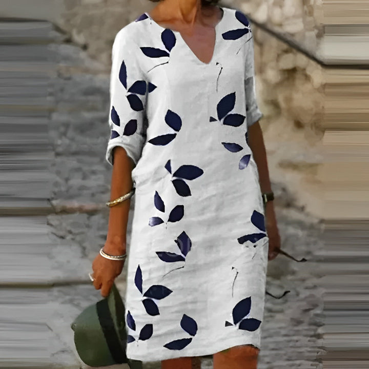 Clara | Vintage Short-Sleeve V-Neck Dress