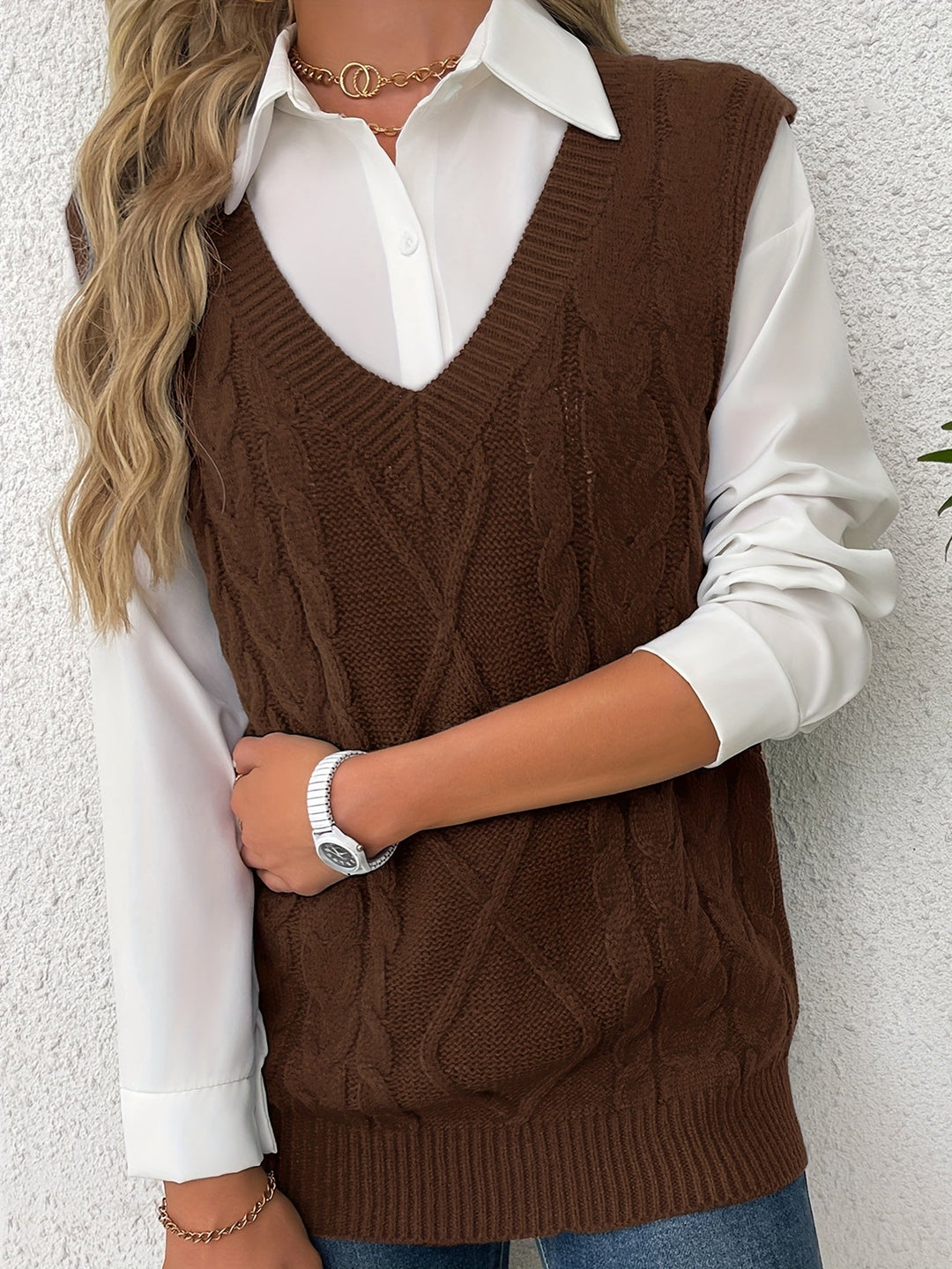 Cora | Cozy Cable-Knit V-Neck Sweater Vest